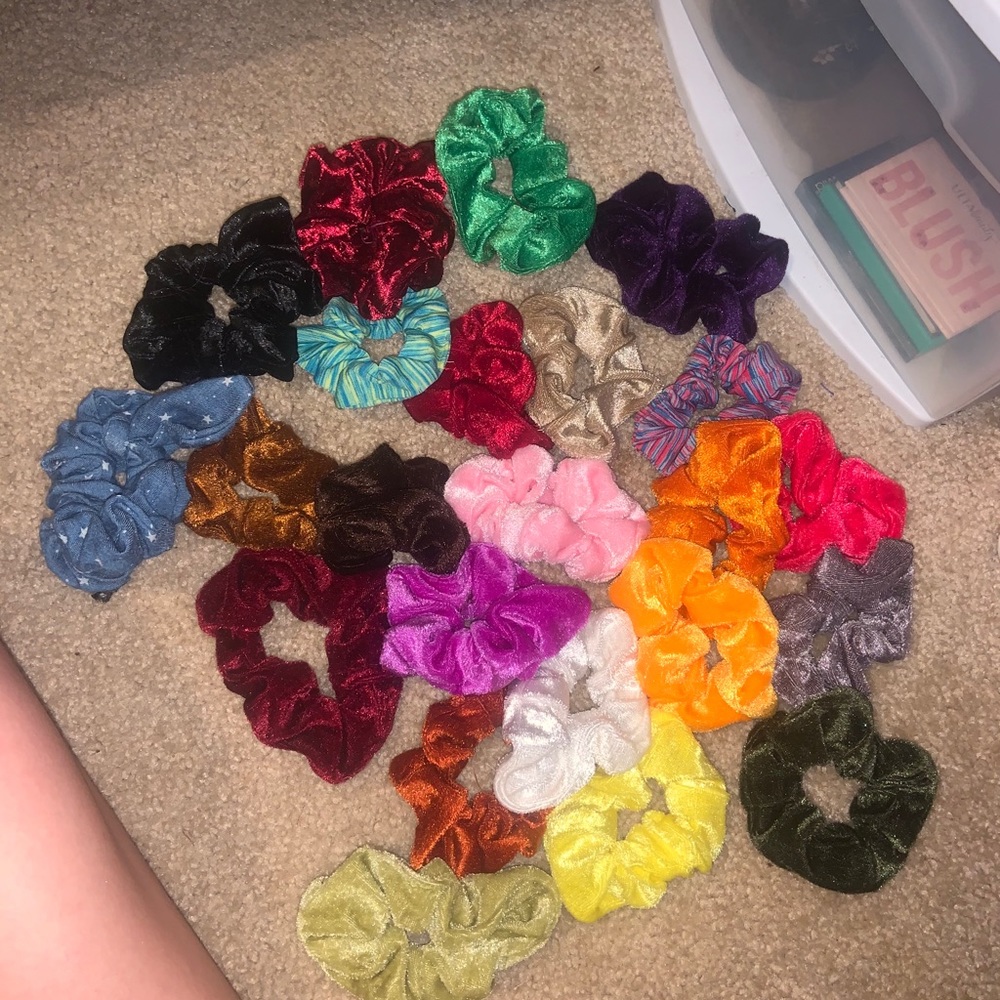 23 scrunchy bundle